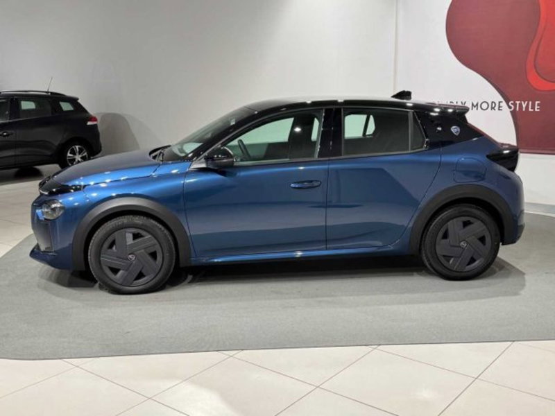 Lancia Ypsilon nuova a Sondrio (2)