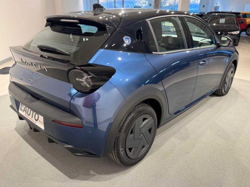 Lancia Ypsilon nuova a Sondrio (5)