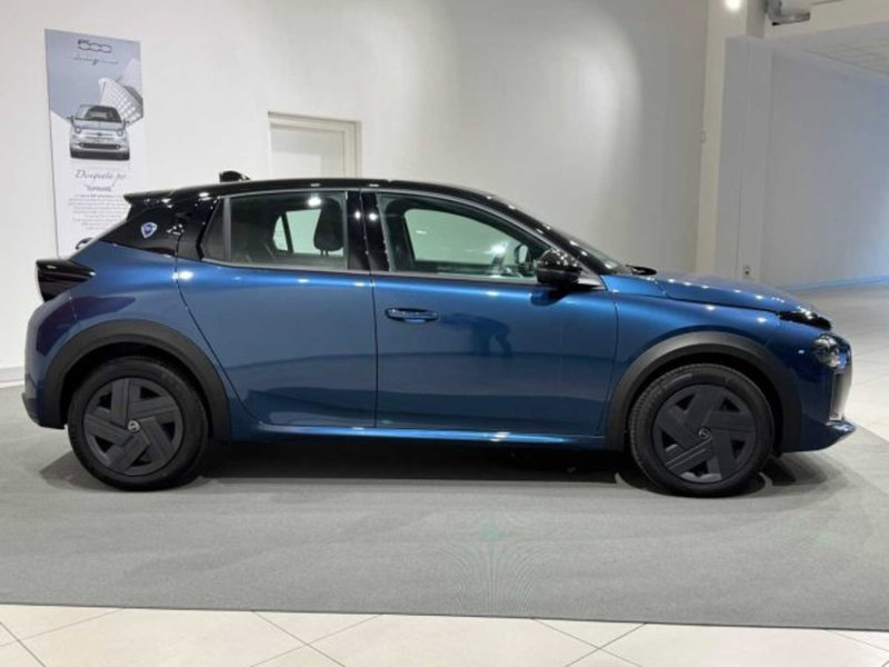 Lancia Ypsilon nuova a Sondrio (6)