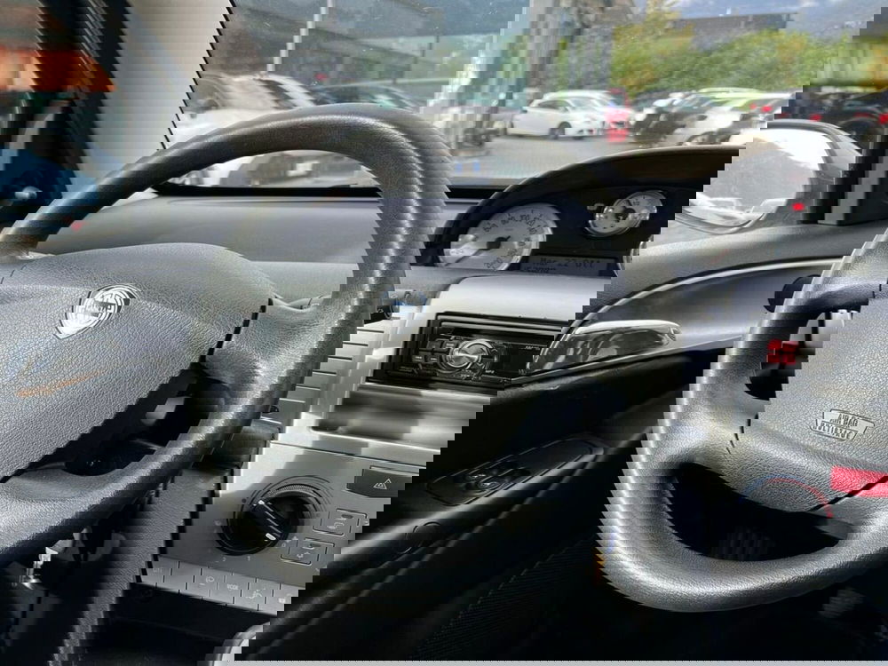 Lancia Ypsilon usata a Sondrio (14)