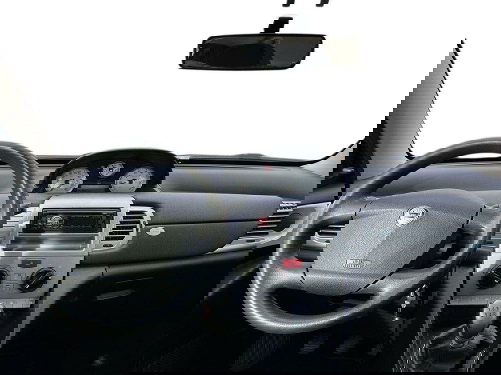 Lancia Ypsilon usata a Sondrio (8)
