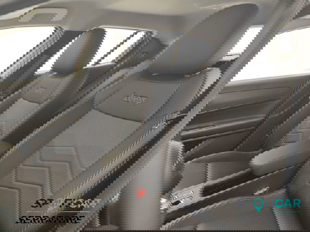 Jeep Avenger nuova a Como (12)