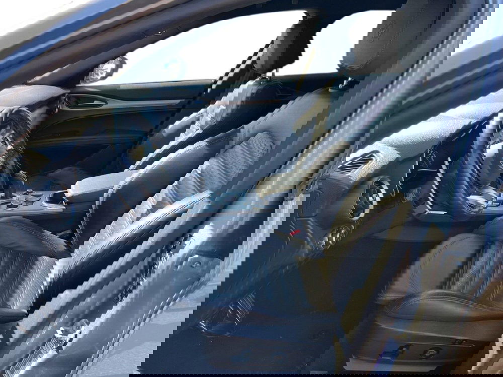 Alfa Romeo Stelvio usata a Torino (10)