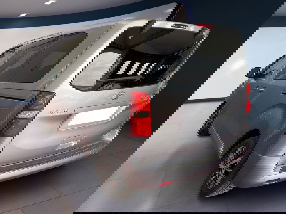 Toyota Proace Verso usata a Torino (6)