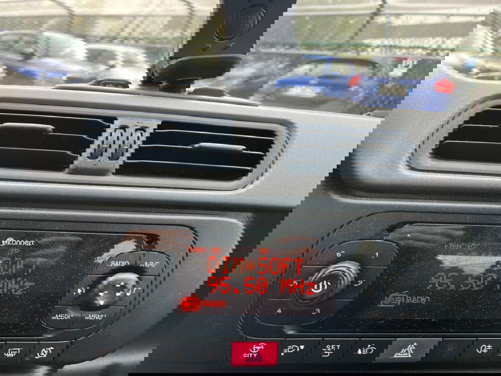 Fiat Panda Cross usata a Milano (16)