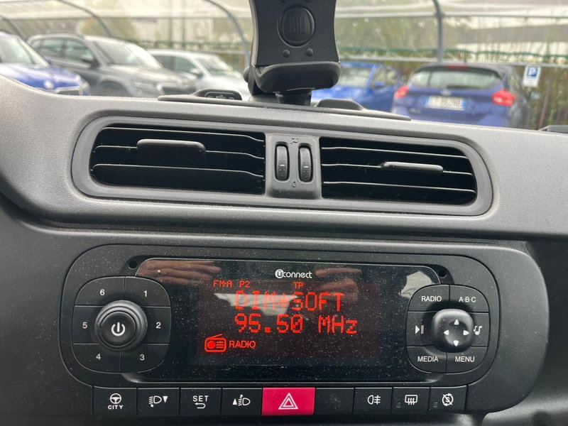 Fiat Panda Cross usata a Milano (16)