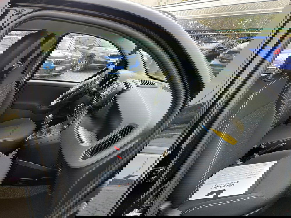 Fiat Panda Cross nuova a Milano (12)