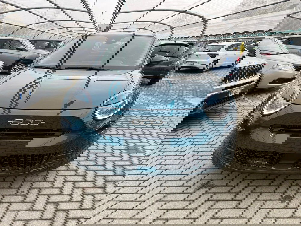 Fiat 600 nuova a Milano (2)