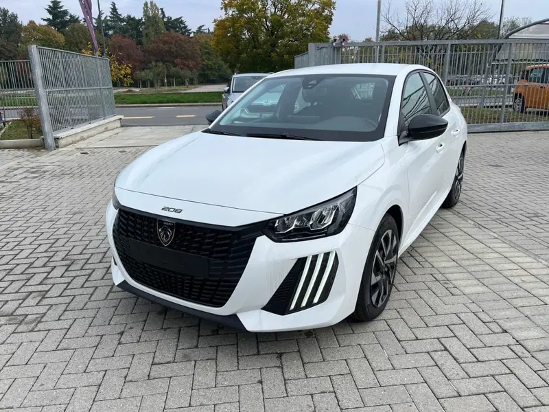 Peugeot 208 nuova a Milano