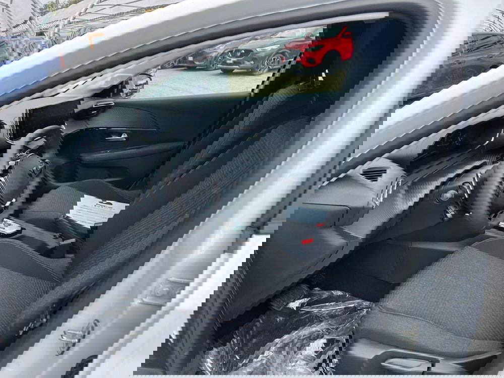 Peugeot 208 nuova a Milano (11)