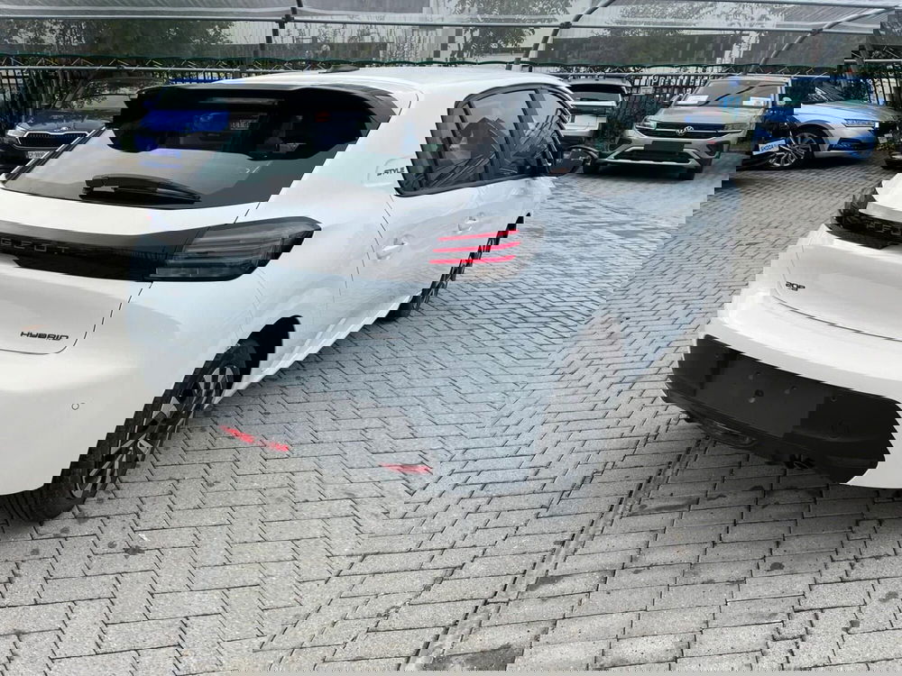 Peugeot 208 nuova a Milano (6)