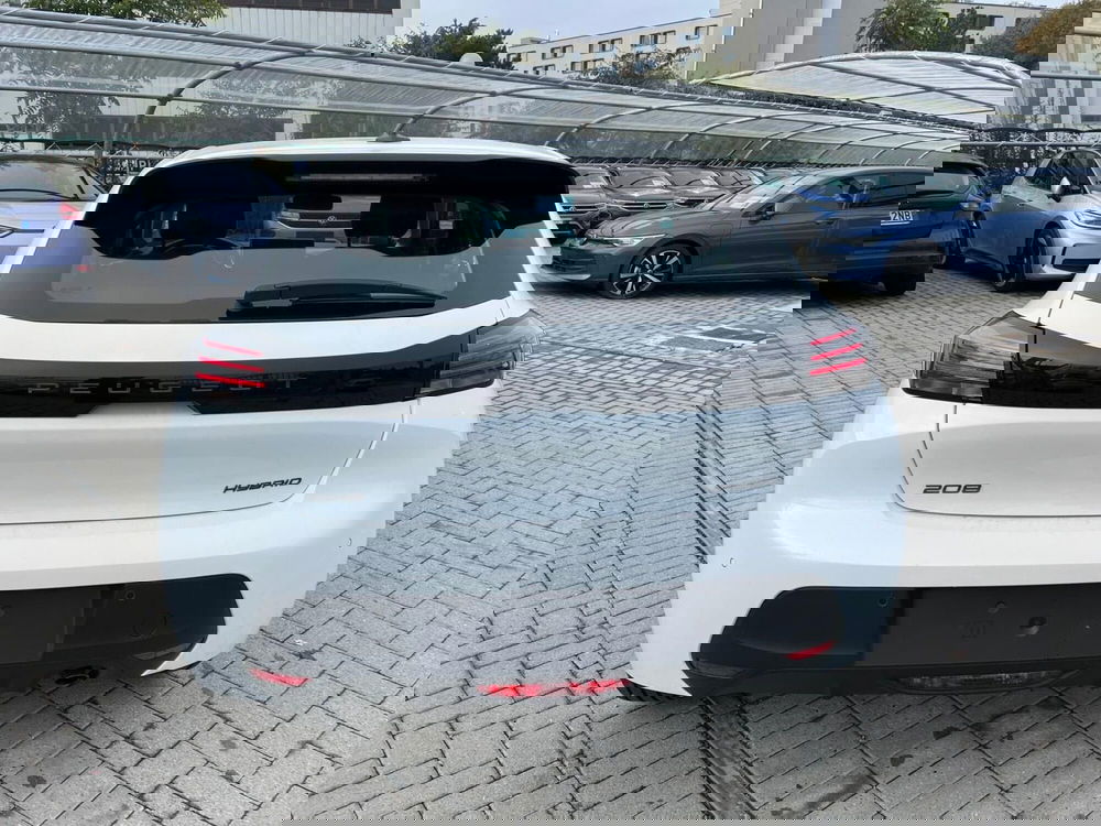 Peugeot 208 nuova a Milano (8)