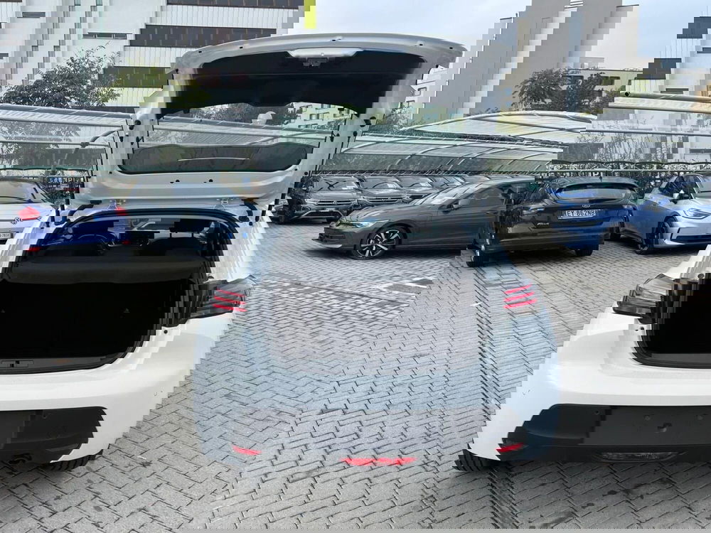 Peugeot 208 nuova a Milano (9)