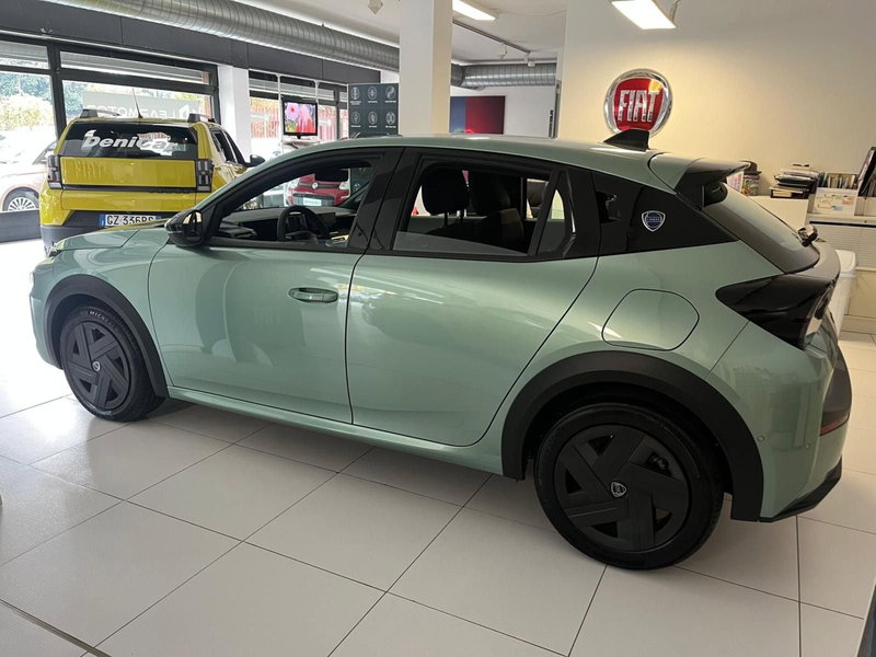 Lancia Ypsilon nuova a Milano (4)