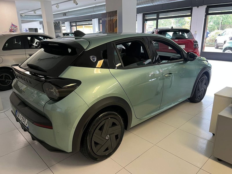 Lancia Ypsilon nuova a Milano (5)
