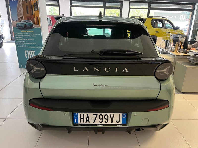 Lancia Ypsilon nuova a Milano (8)