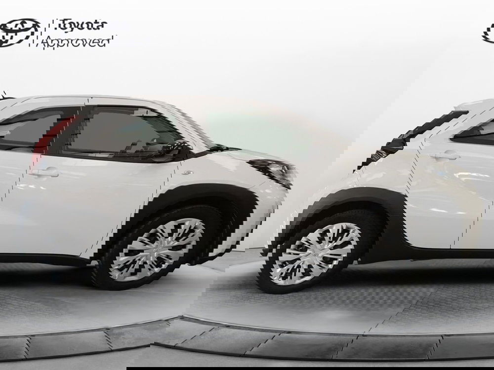 Toyota Aygo X usata a Frosinone (17)