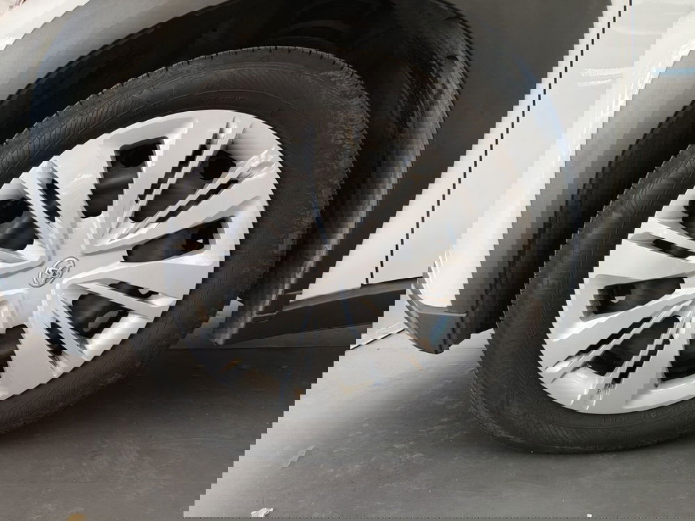 Toyota Aygo X usata a Frosinone (18)