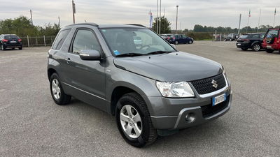 Suzuki Grand Vitara 1.9 DDiS 3 porte Offroad del 2009 usata a Tortona