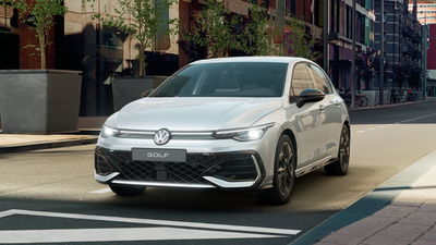 Volkswagen Golf 2.0 TDI 150 CV DSG SCR R-Line nuova a Bologna