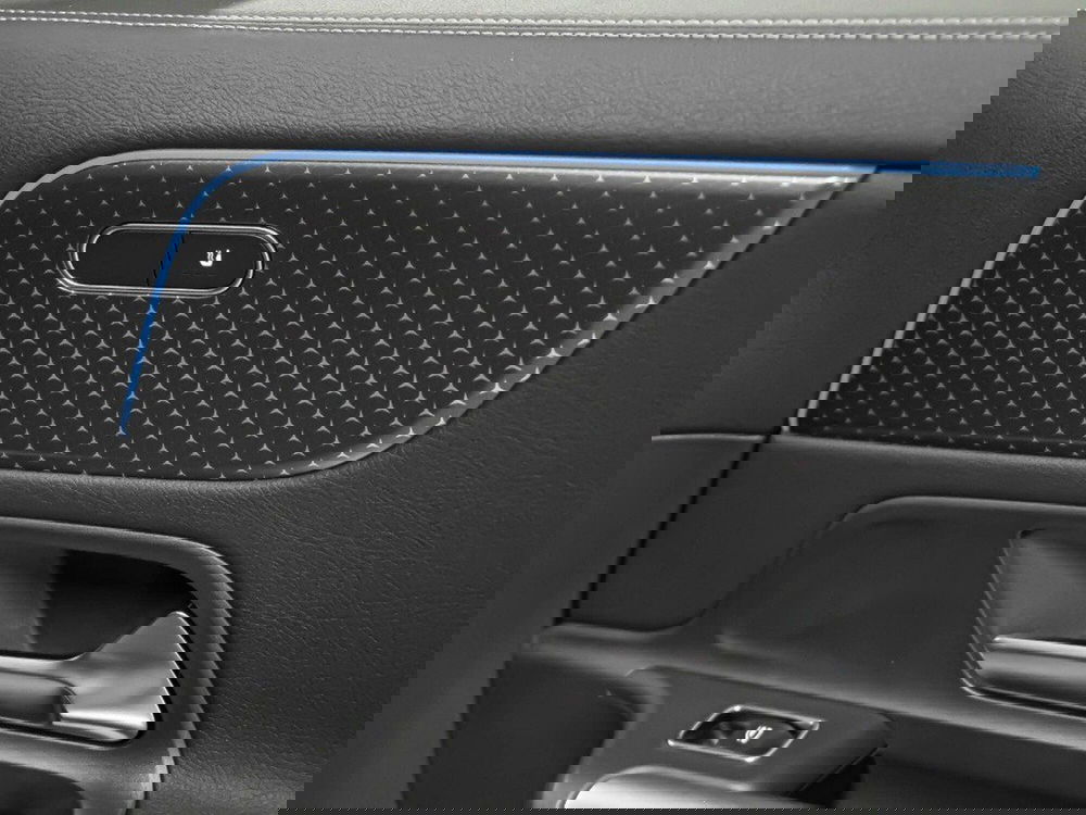 Mercedes-Benz EQA nuova a Rimini (12)