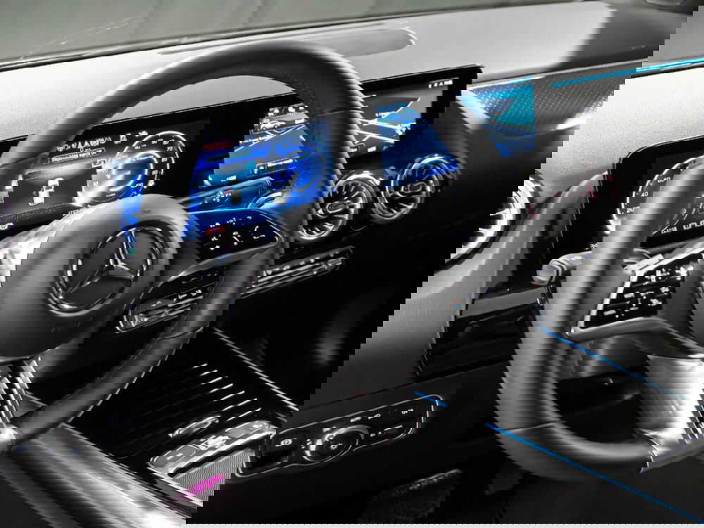 Mercedes-Benz EQA nuova a Rimini (15)