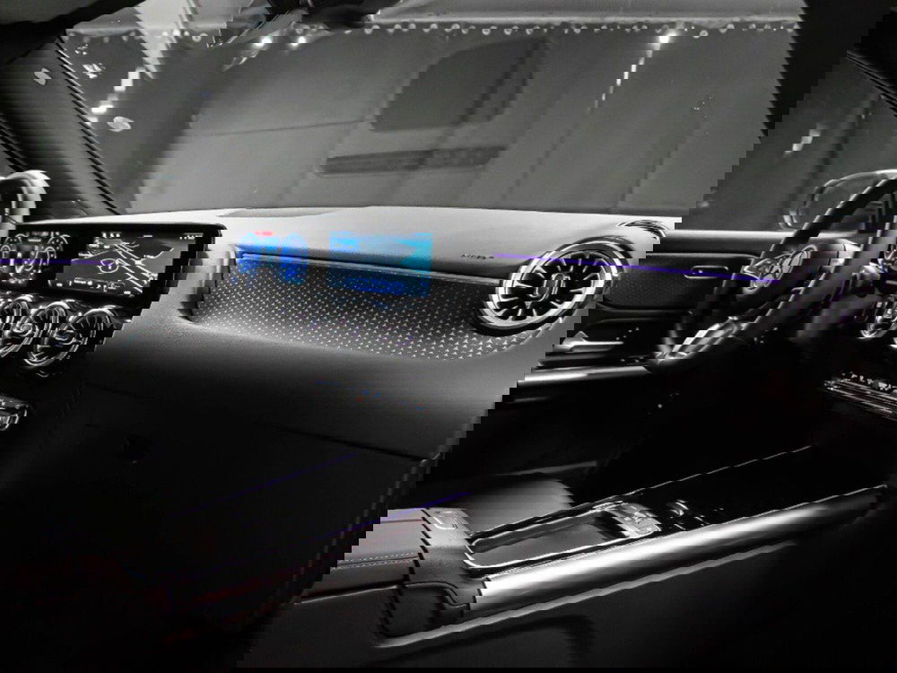 Mercedes-Benz EQA nuova a Rimini (9)