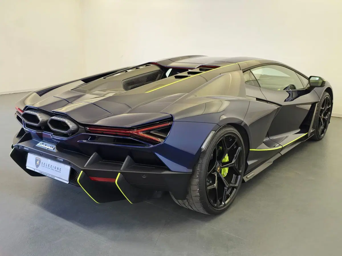 Lamborghini Revuelto usata a Bologna (2)