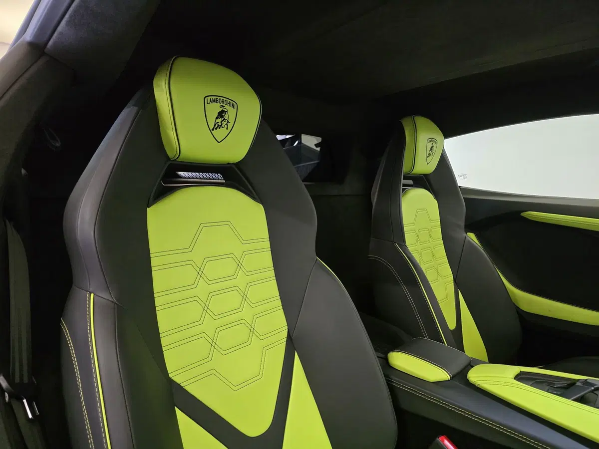 Lamborghini Revuelto usata a Bologna (7)
