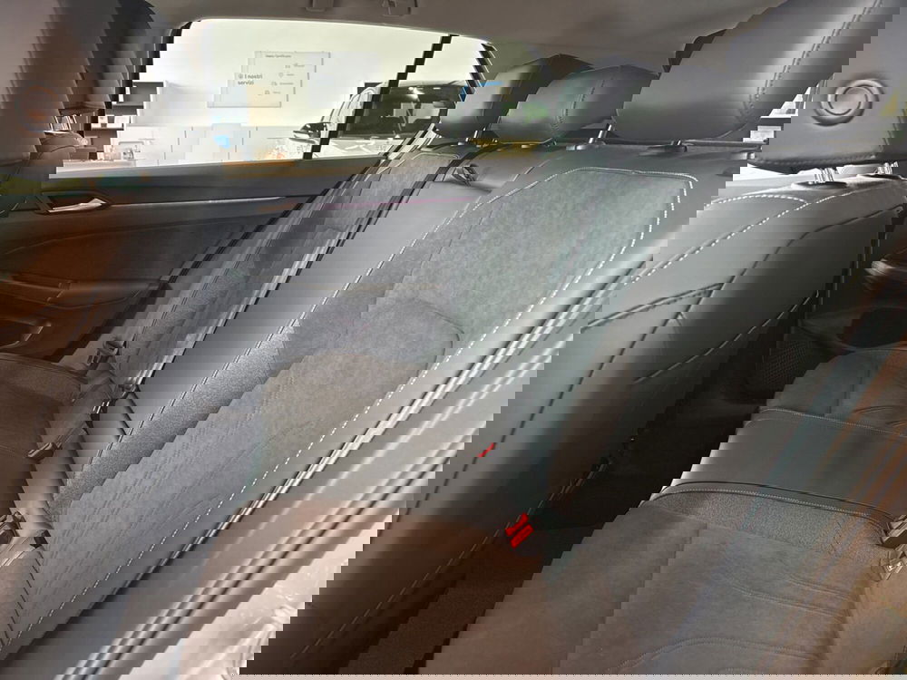 Volkswagen Golf nuova a Salerno (16)