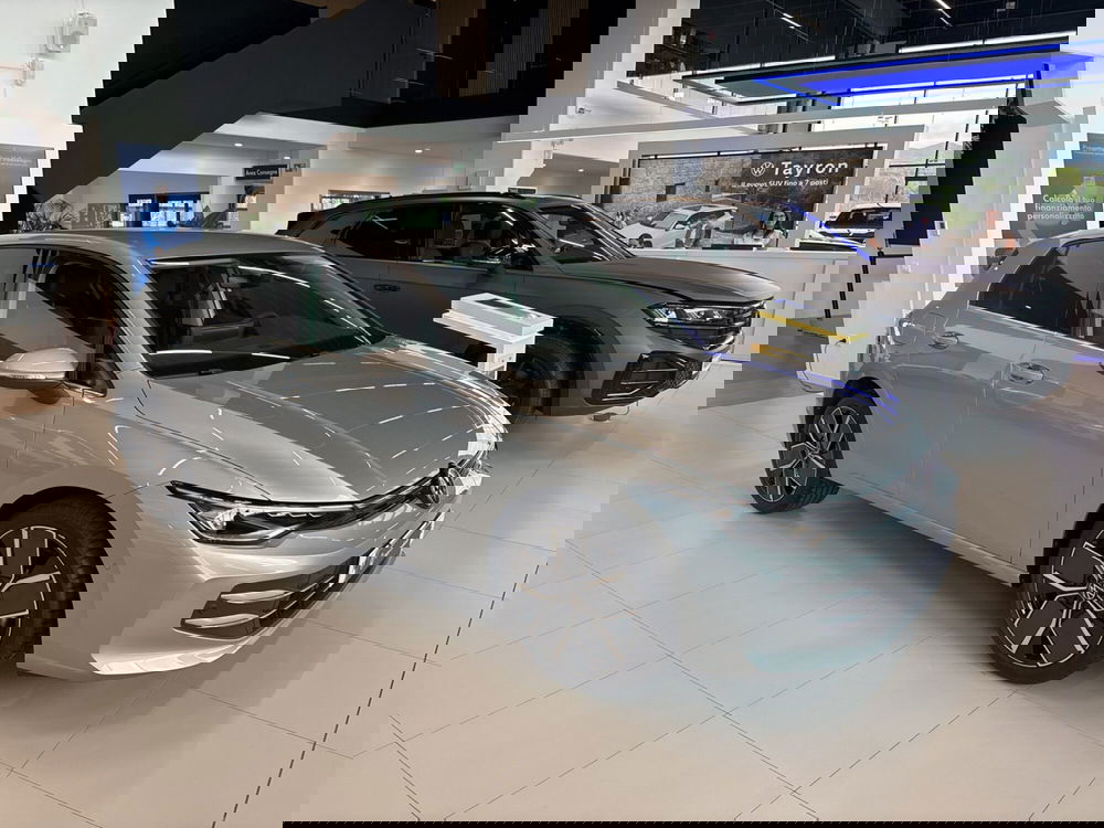 Volkswagen Golf nuova a Salerno (4)