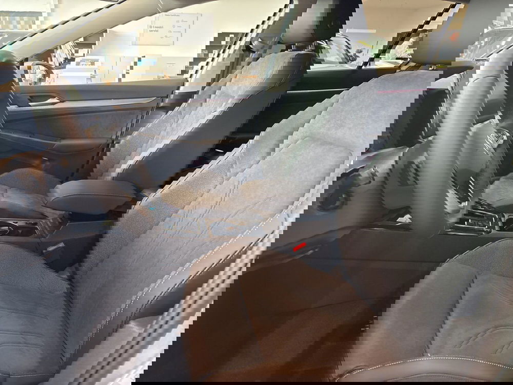 Volkswagen Golf nuova a Salerno (7)