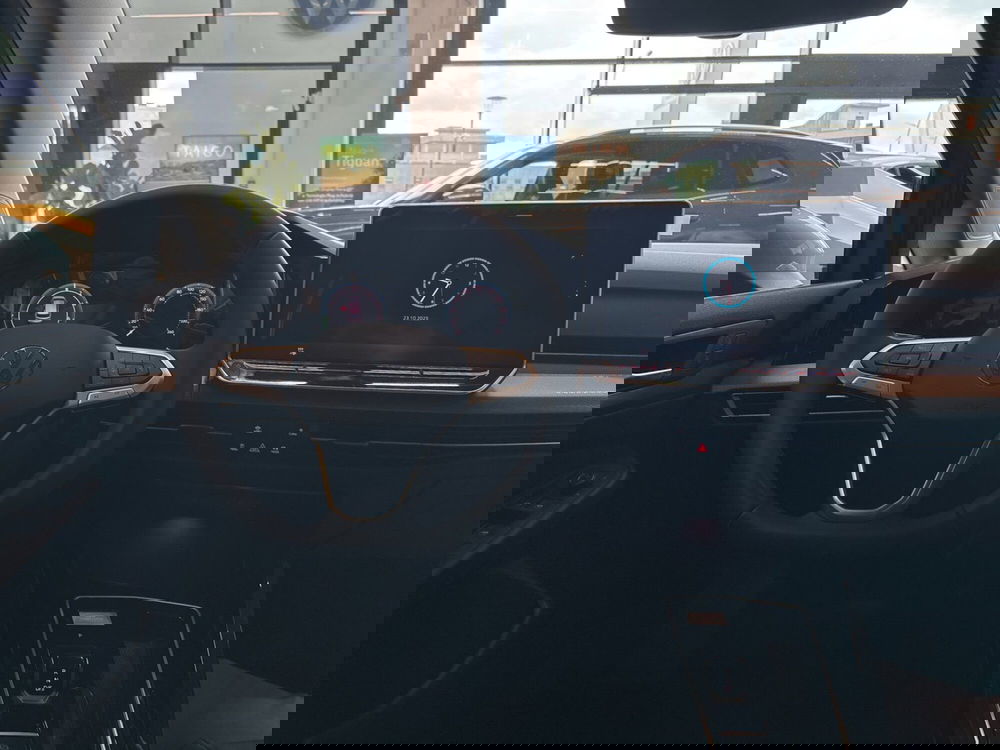 Volkswagen Golf nuova a Salerno (8)