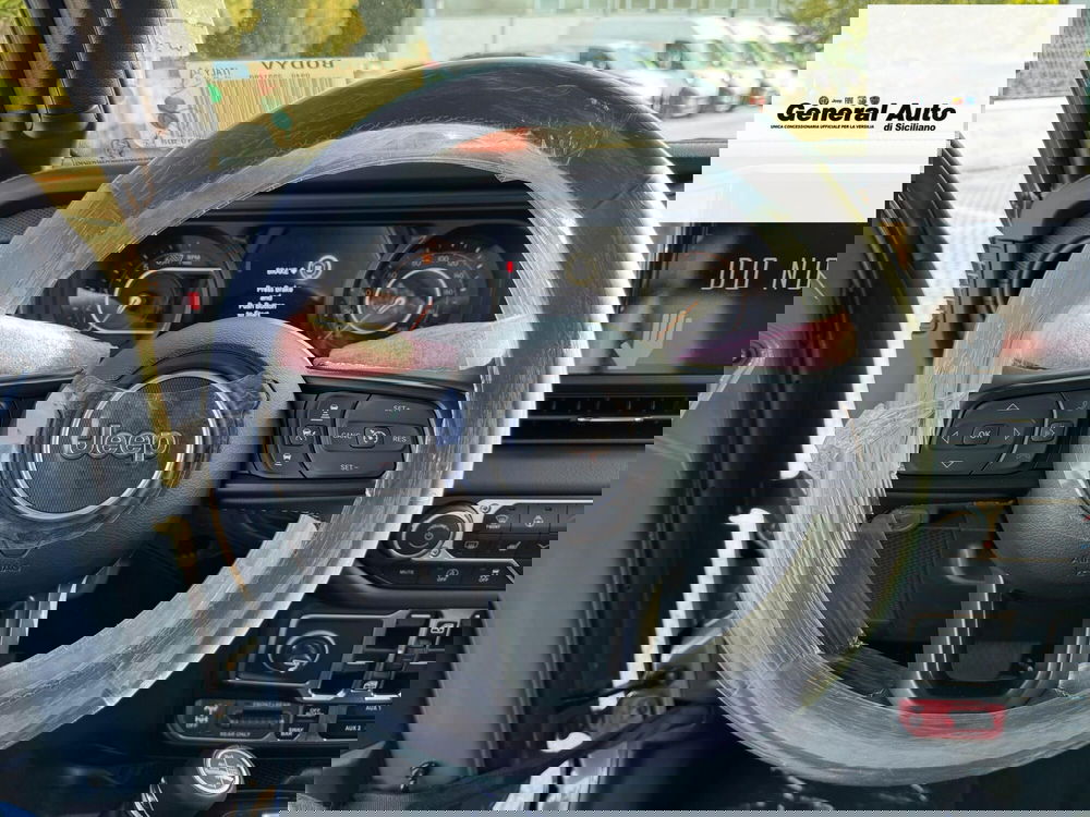 Jeep Wrangler Unlimited nuova a Lucca (14)