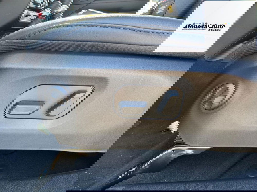 Jeep Wrangler Unlimited nuova a Lucca (18)