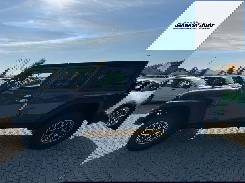 Jeep Wrangler Unlimited nuova a Lucca (4)