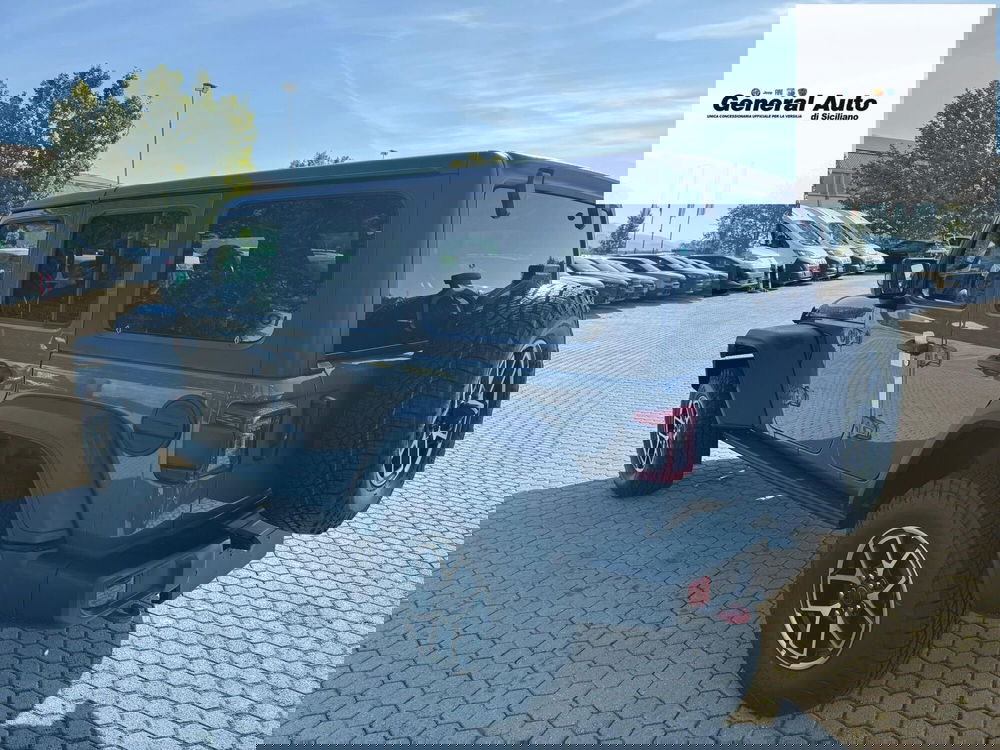 Jeep Wrangler Unlimited nuova a Lucca (5)