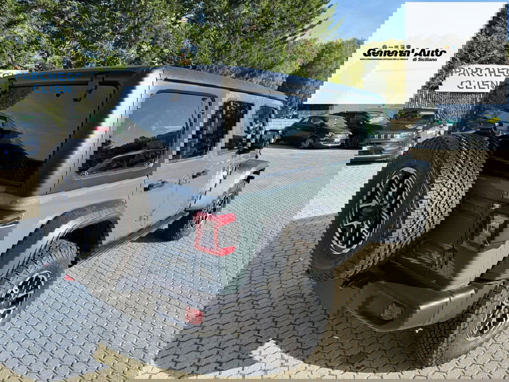 Jeep Wrangler Unlimited nuova a Lucca (7)