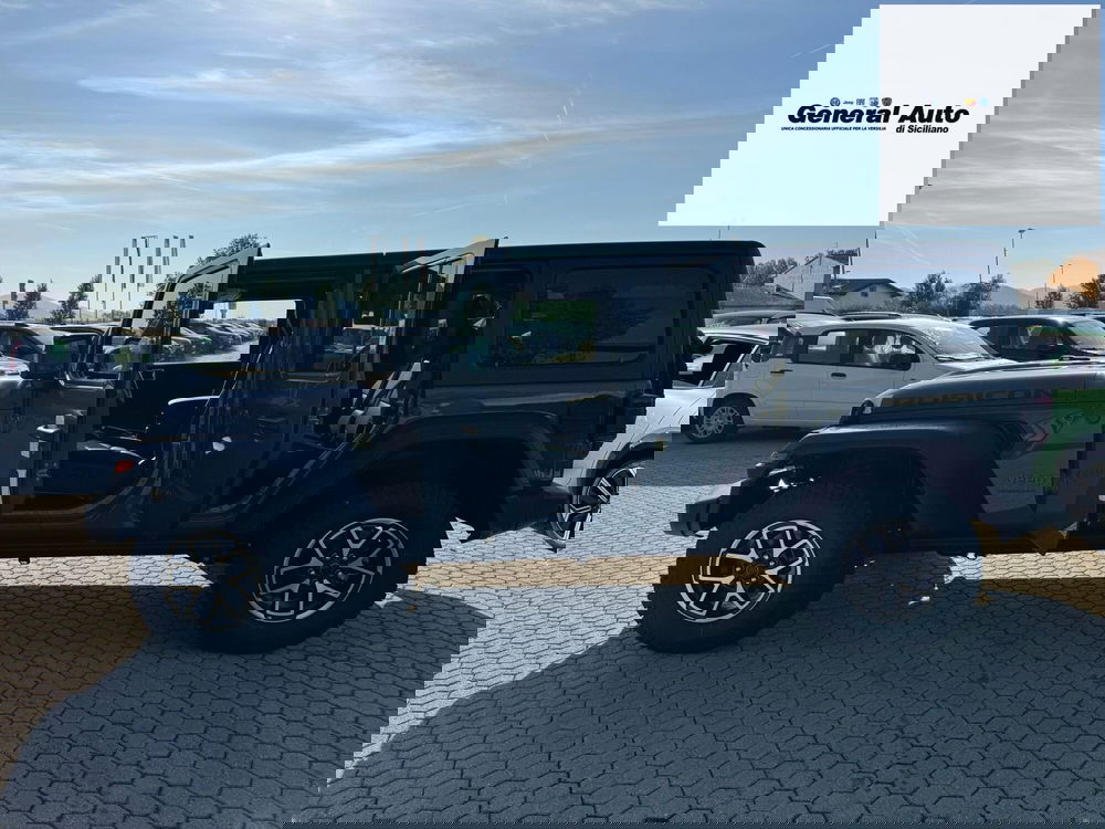 Jeep Wrangler Unlimited nuova a Lucca (9)