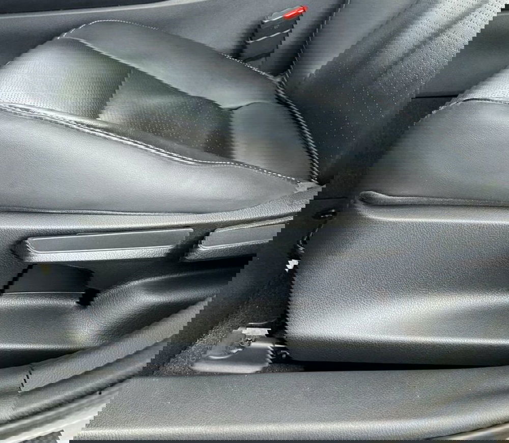 Lexus UX usata a Perugia (16)