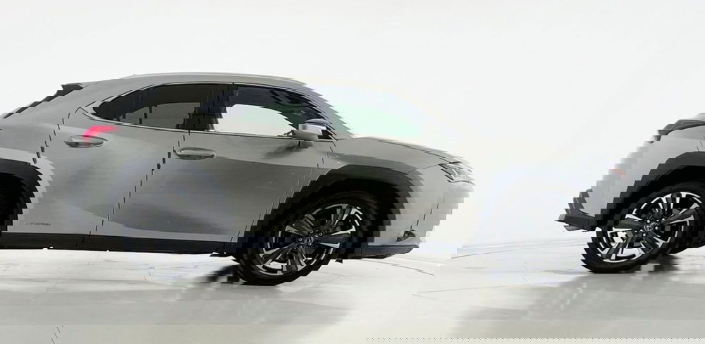 Lexus UX usata a Perugia (6)