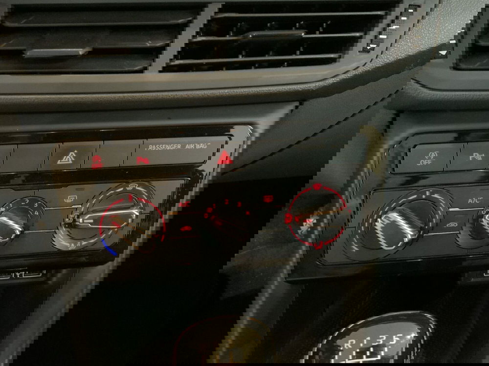 Volkswagen T-Cross usata a Vercelli (12)