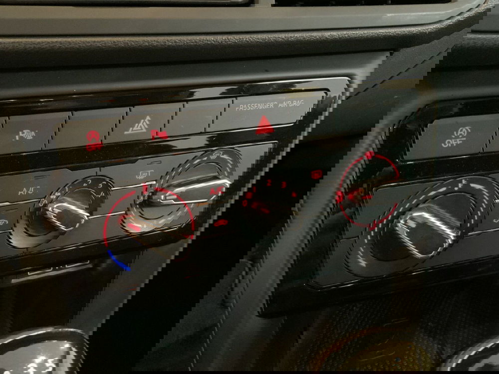 Volkswagen T-Cross usata a Vercelli (14)