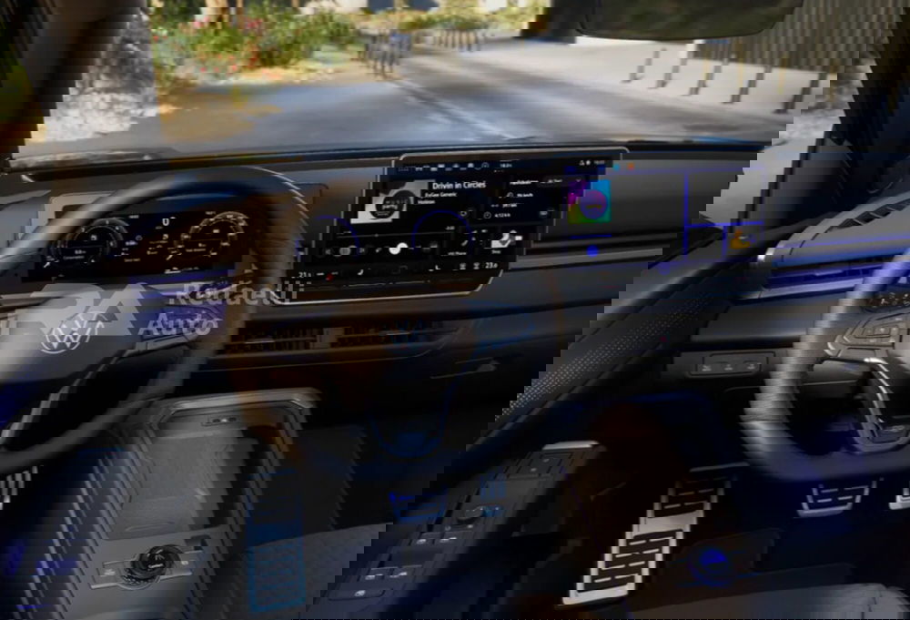 Volkswagen T-Roc nuova a Lecco (5)