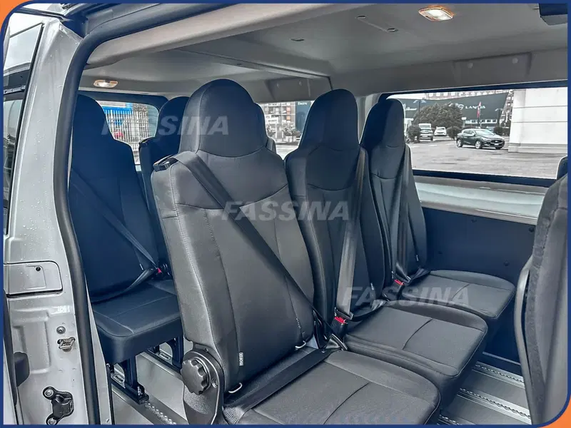 Opel Vivaro Furgone nuova a Milano (12)
