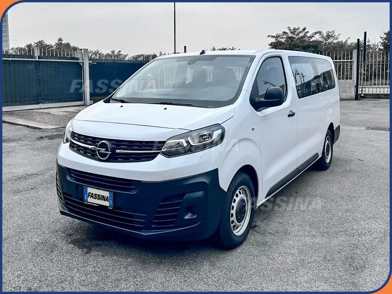 Opel Vivaro Furgone nuova a Milano (3)
