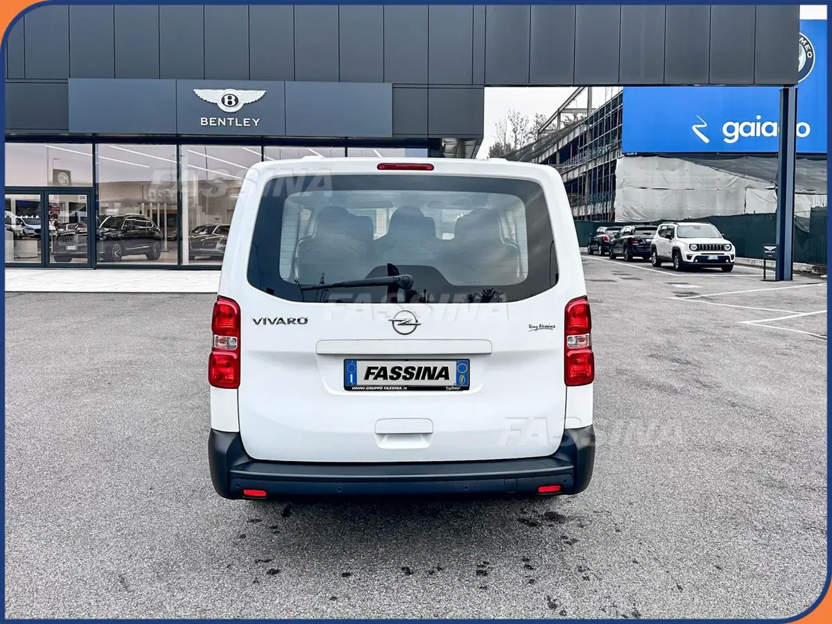 Opel Vivaro Furgone nuova a Milano (5)