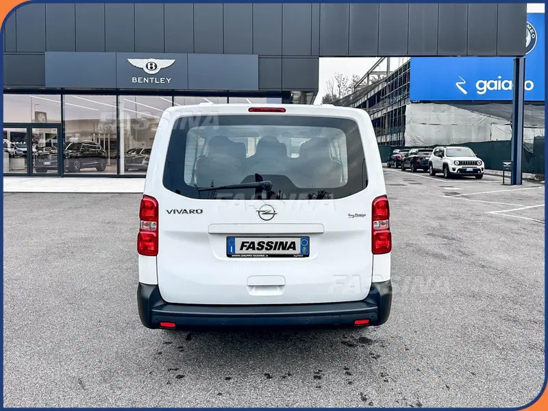 Opel Vivaro Furgone nuova a Milano (5)