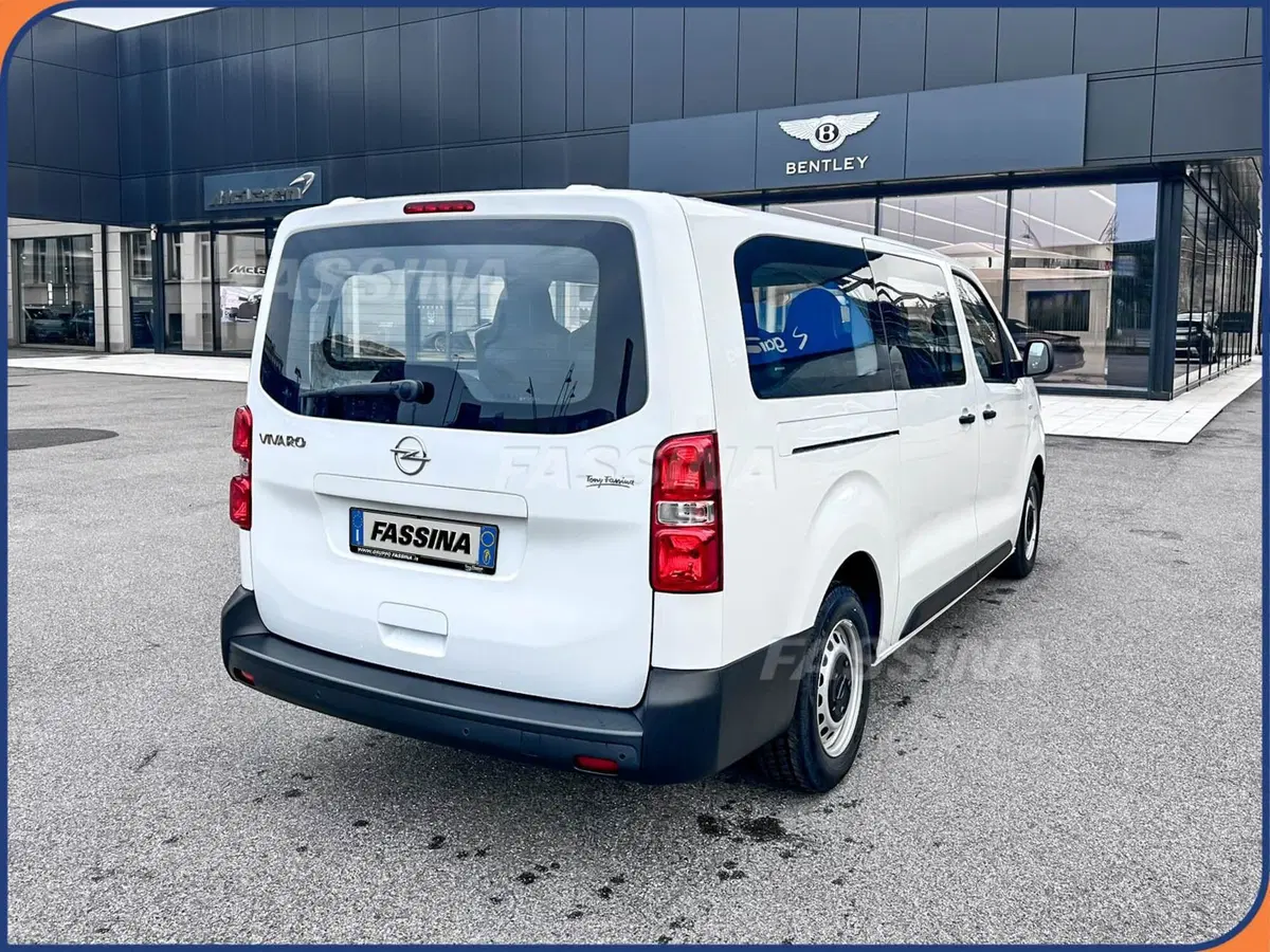 Opel Vivaro Furgone nuova a Milano (6)