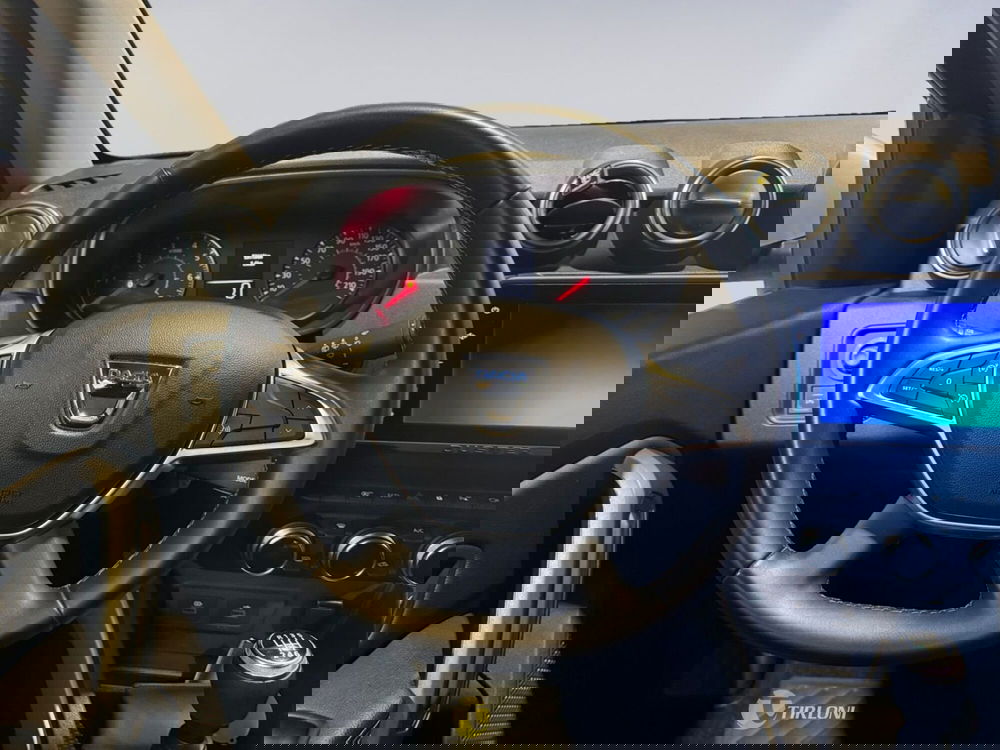 Dacia Duster usata a Milano (15)